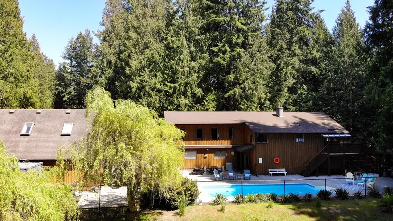 1371 SUNSHINE COAST HIGHWAY - photo 1 of 25