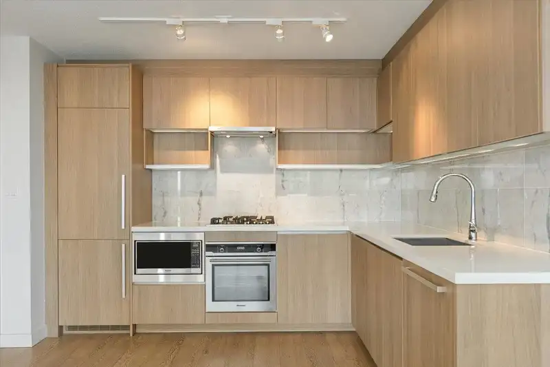 2908 13696 100 AVENUE - photo 2 of 33