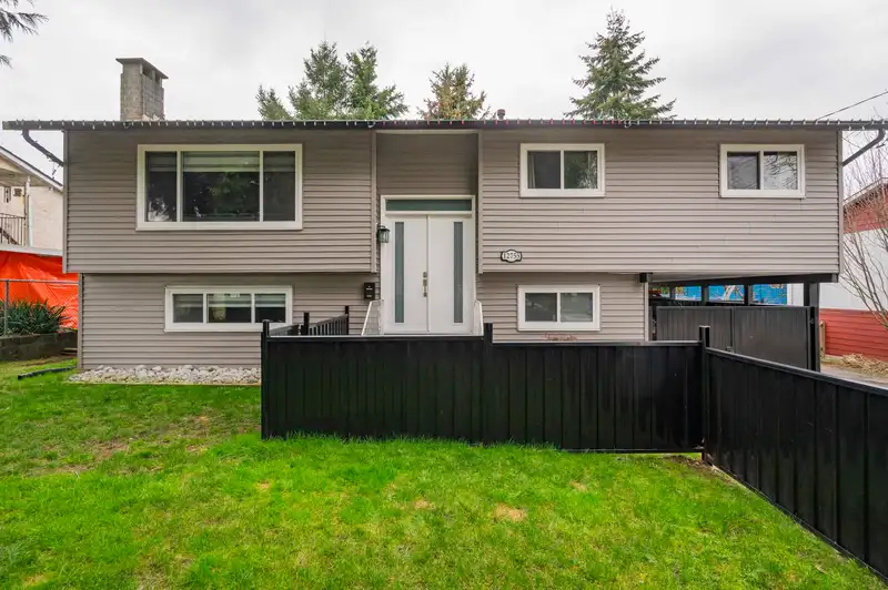12755 104 AVENUE - photo 2 of 37
