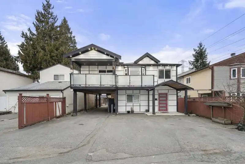 12541 77A AVENUE - photo 1 of 32