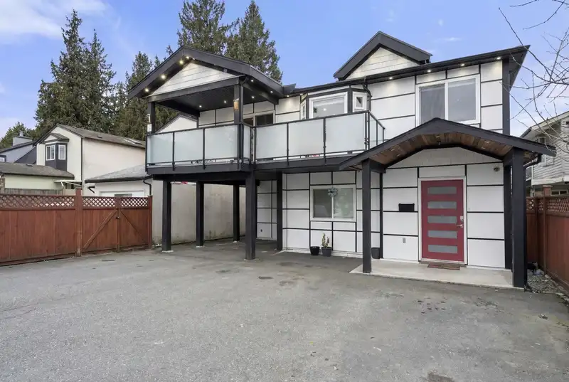 12541 77A AVENUE - photo 3 of 32