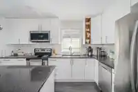 15719 91A AVENUE - thumbnail 15