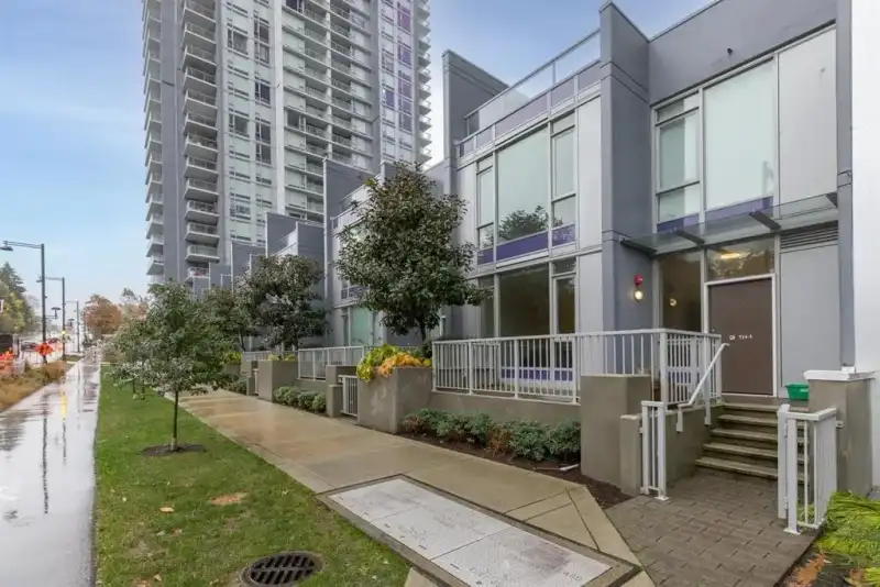 1 13720 100 AVENUE - photo 1 of 2