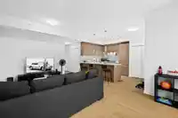 1 13720 100 AVENUE - thumbnail 2