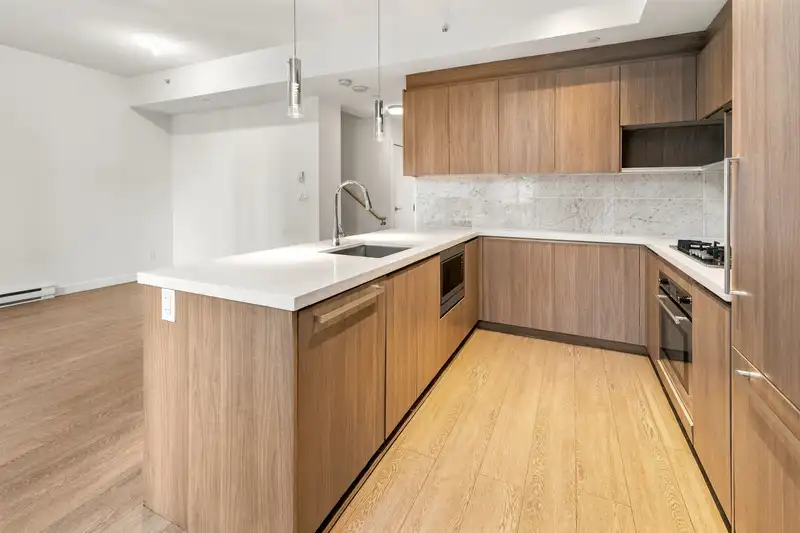 1 13720 100 AVENUE - photo 3 of 16