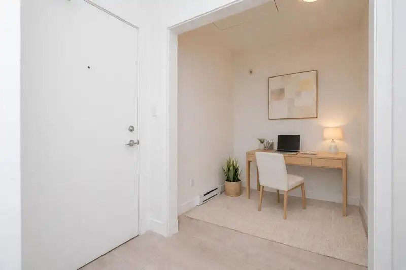404 19567 64 AVENUE - photo 3 of 36