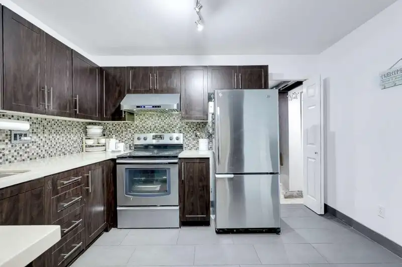 103 12125 75A AVENUE - photo 1 of 33