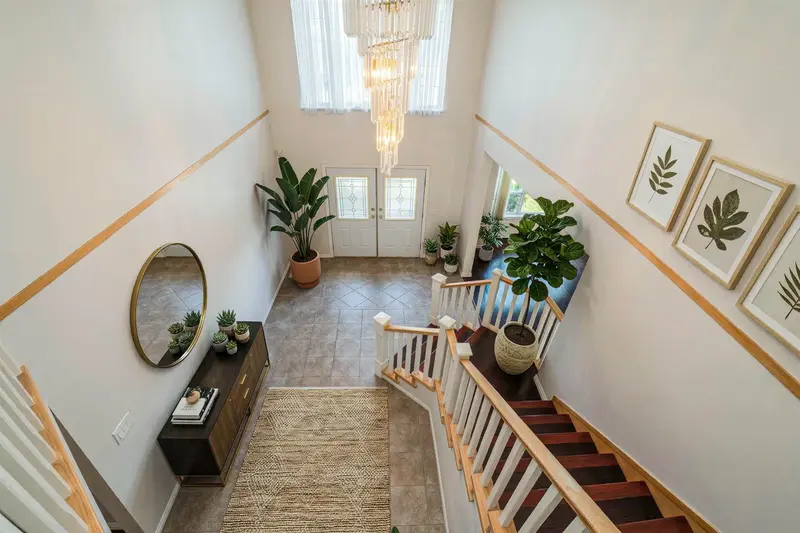 6312 186 STREET - photo 2 of 25