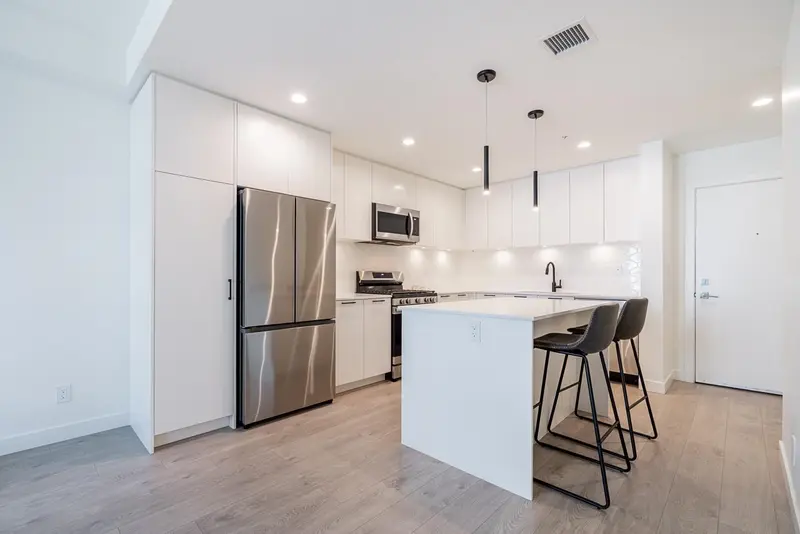 312 8379 201 STREET - photo 4 of 23