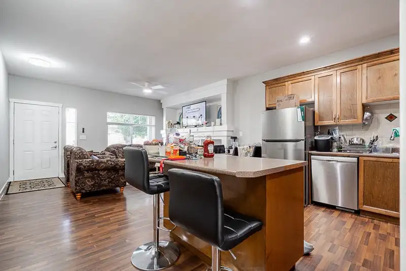 37 6195 168 STREET - photo 4 of 36