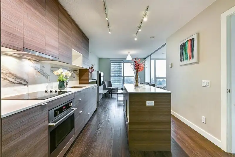 1205 13398 104 AVENUE - photo 4 of 22