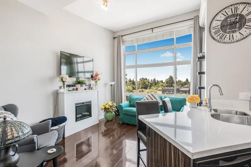 604 22318 LOUGHEED HIGHWAY - photo 1 of 25