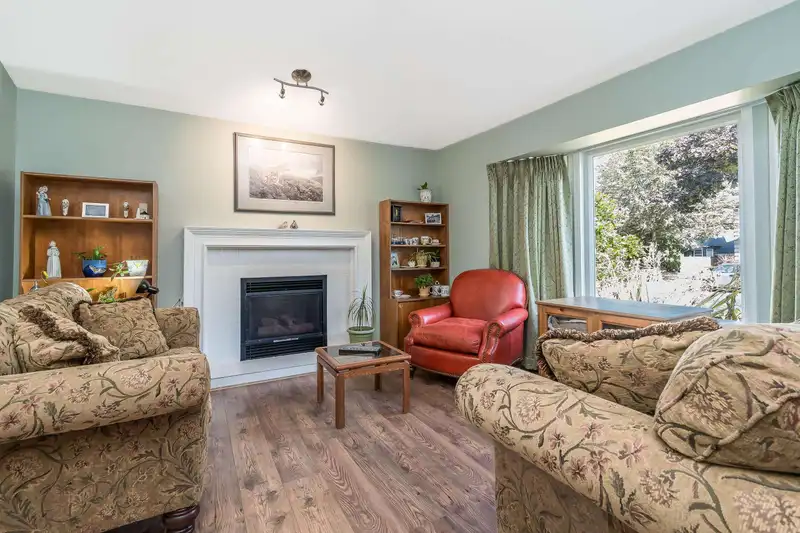 18156 CLAYTONWOOD CRESCENT - photo 4 of 25
