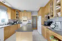 8546 164 STREET - thumbnail 14