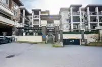 410 9655 KING GEORGE BOULEVARD - thumbnail 2