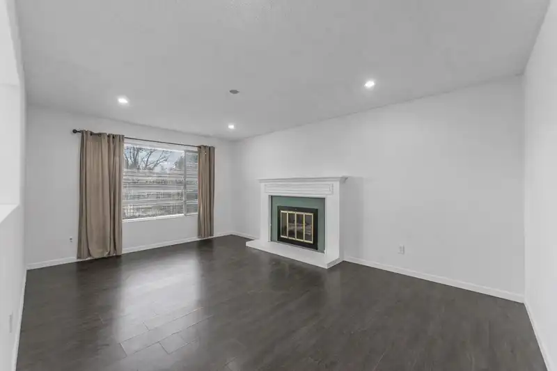 6735 133 STREET - photo 3 of 16