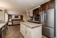 6093 145A STREET - thumbnail 12
