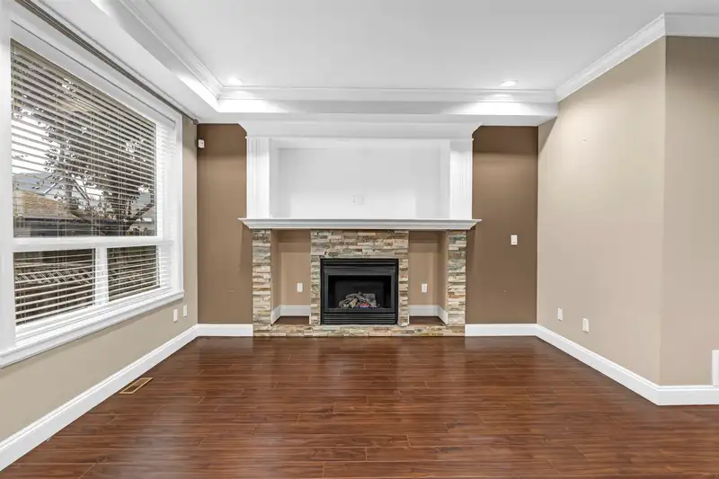 5945 128A STREET - photo 1 of 40