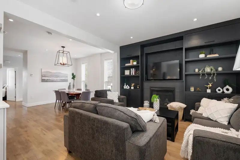 12792 113B AVENUE - photo 2 of 29
