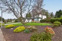 7419 150A STREET - thumbnail 3