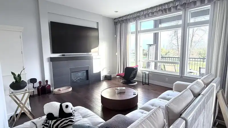 16988 77A AVENUE - photo 2 of 11