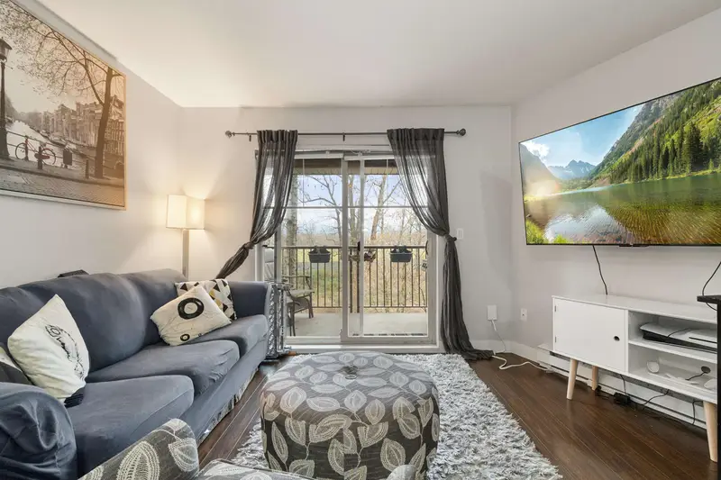 209 45567 YALE ROAD - photo 2 of 25