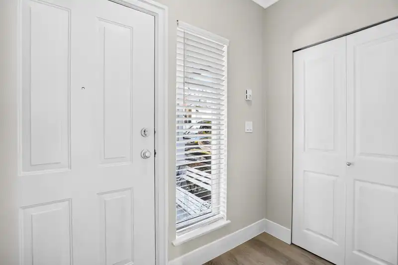 72 18221 68 AVENUE - photo 4 of 40