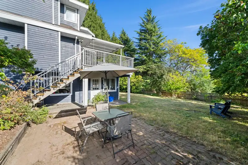 15070 81 AVENUE - photo 4 of 39