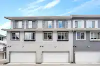 92 8168 136A STREET STREET - thumbnail 1