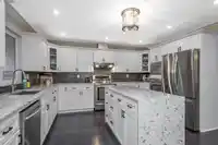 5777 190 STREET - thumbnail 10