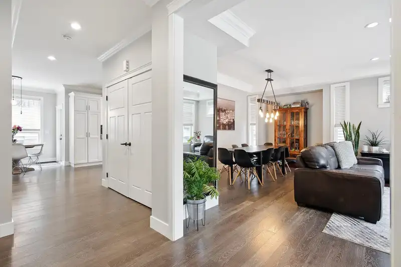 6070 145B STREET - photo 2 of 40