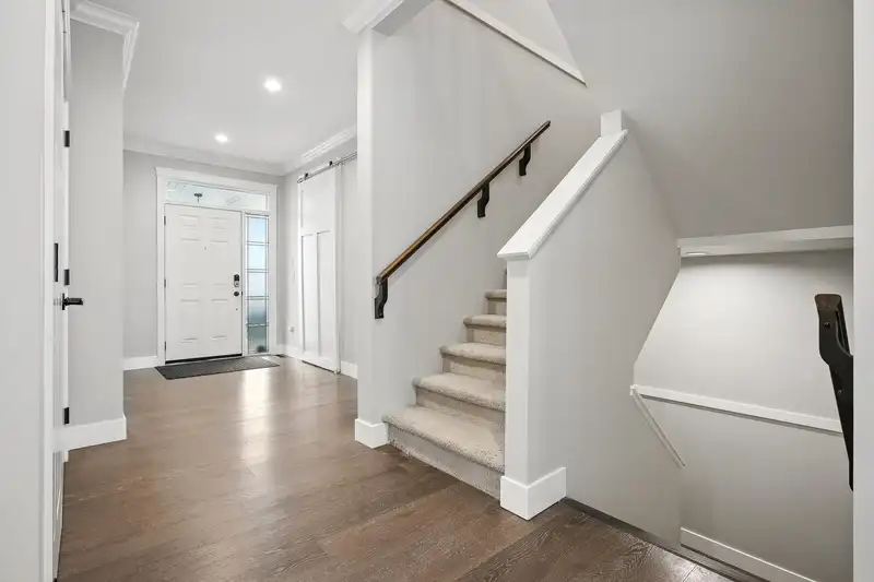 6070 145B STREET - photo 4 of 40