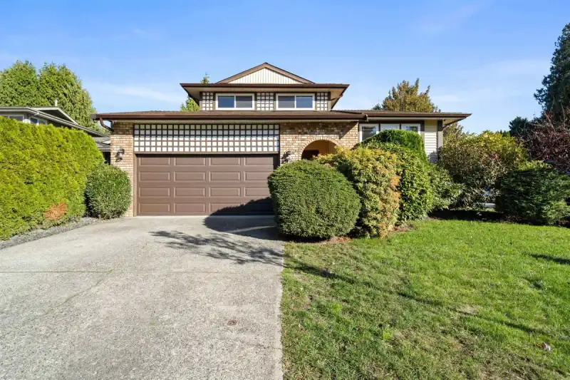 1862 148A STREET - photo 1 of 39