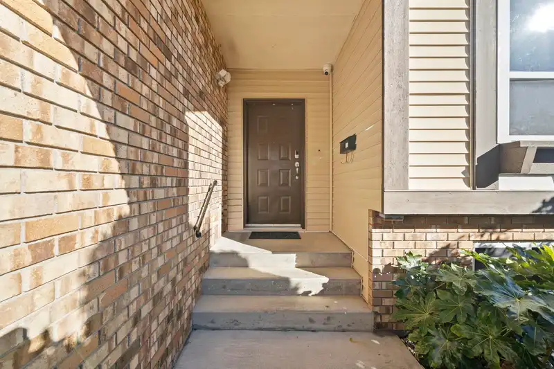 1862 148A STREET - photo 3 of 39