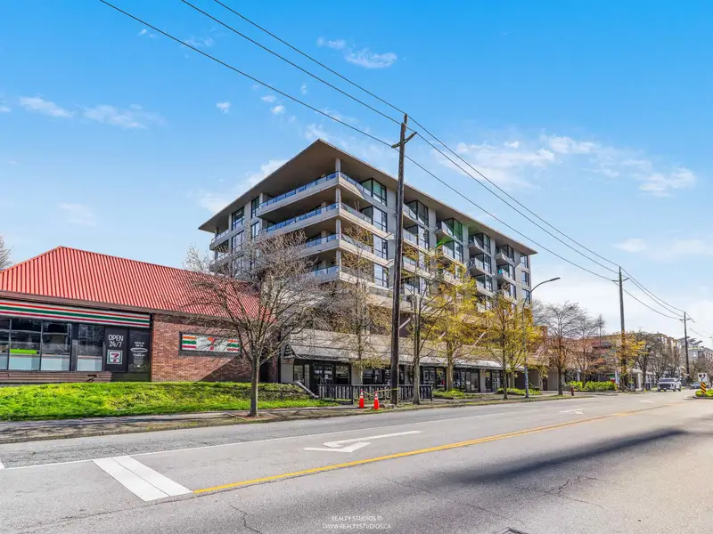 506 160 W 3RD STREET - photo 2 of 21