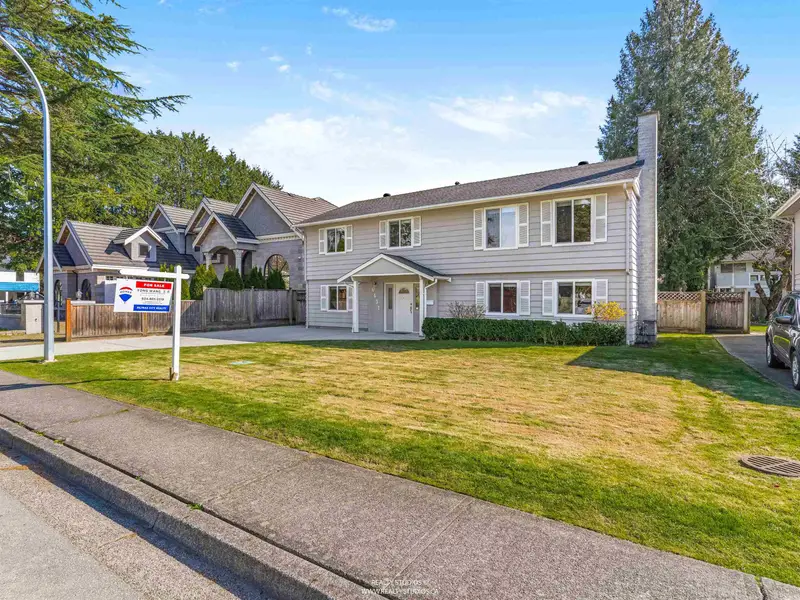 6431 NANIKA CRESCENT - photo 4 of 25