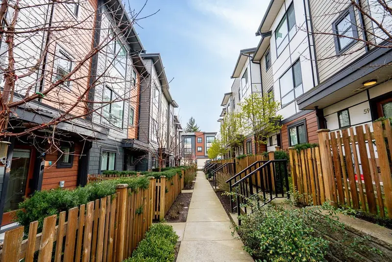 58 20150 81 AVENUE - photo 3 of 25