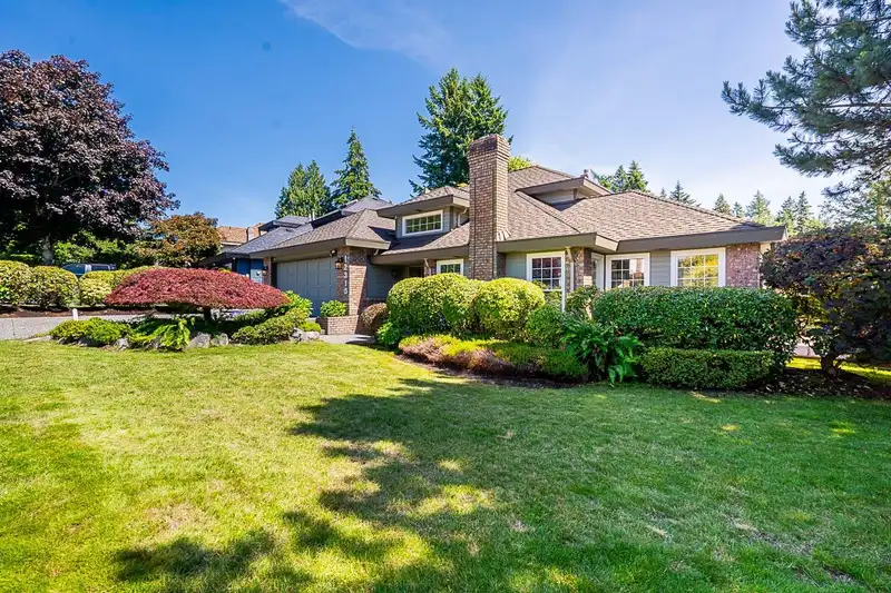 12310 56 AVENUE - photo 2 of 26