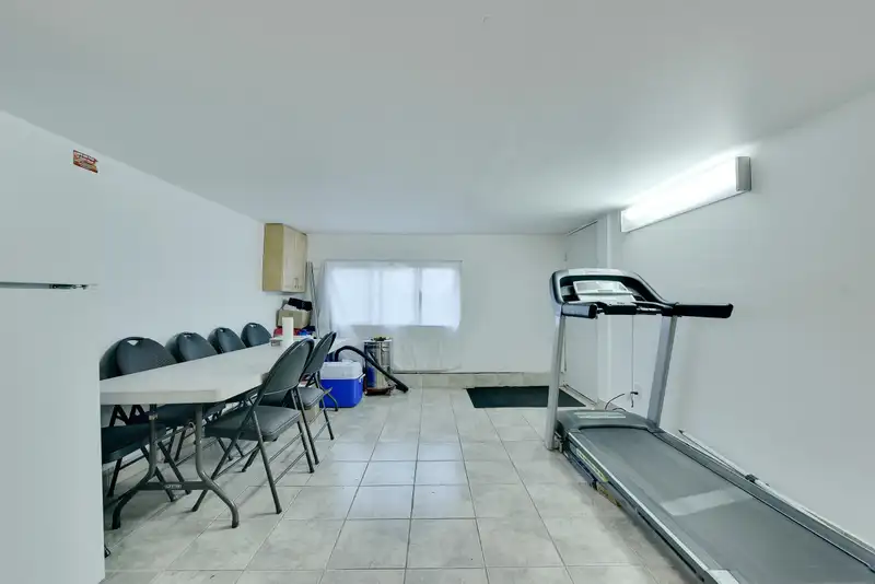 13540 78A AVENUE - photo 2 of 40