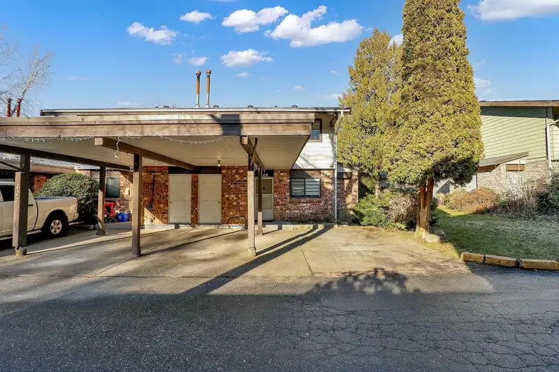 128 7472 138 STREET - photo 3 of 34