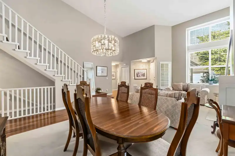 3 16995 64TH AVENUE - photo 4 of 40