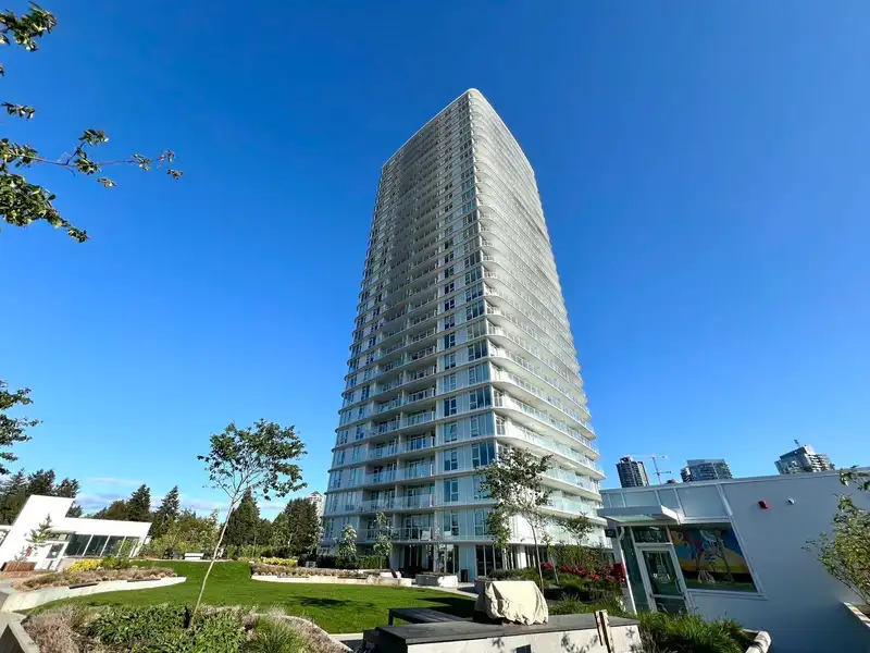 1906 13685 102 AVENUE - photo 1 of 19