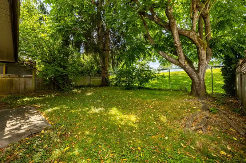 7955 138A STREET - photo 4 of 24