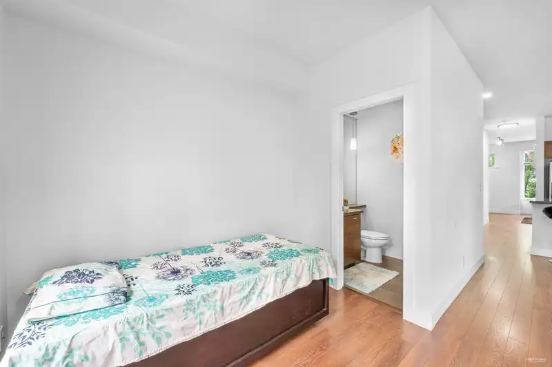 76 6299 144 STREET - photo 3 of 35