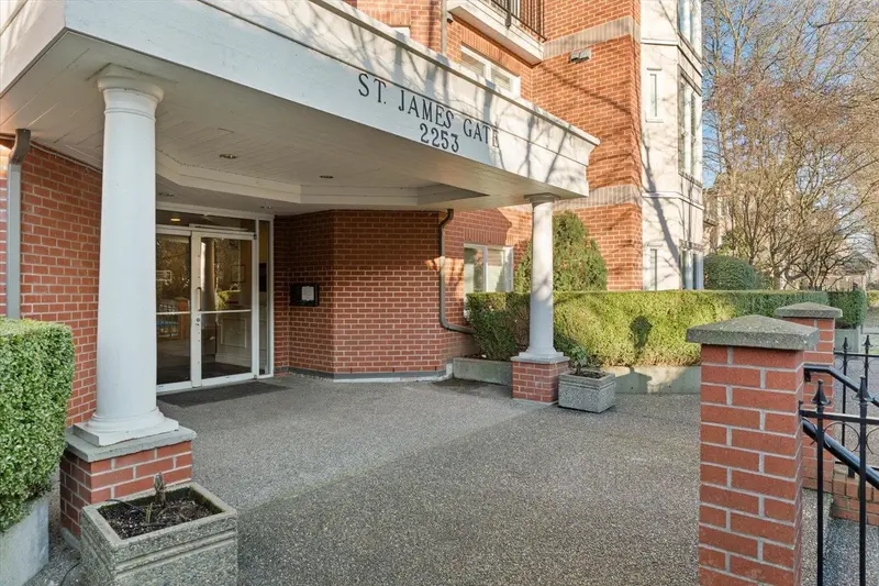 207 2253 WELCHER AVENUE - photo 4 of 25