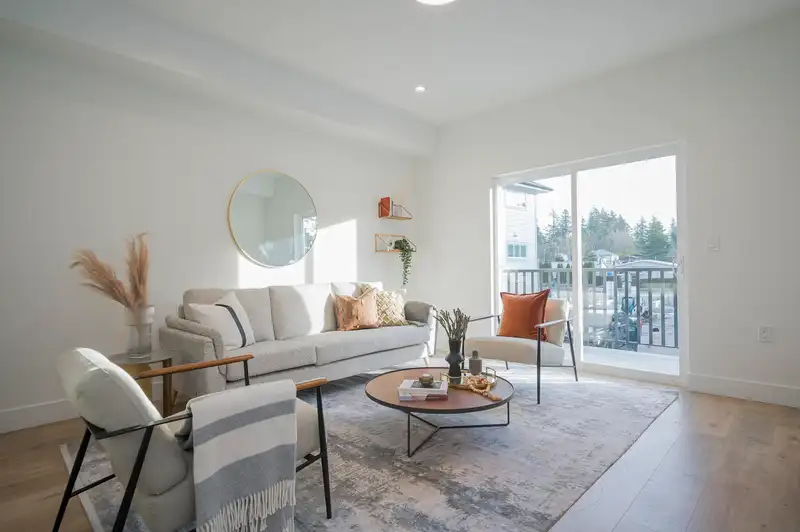 6 12770 105 AVENUE - photo 1 of 39