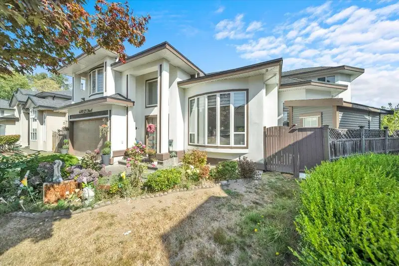 6640 123 STREET - photo 4 of 25