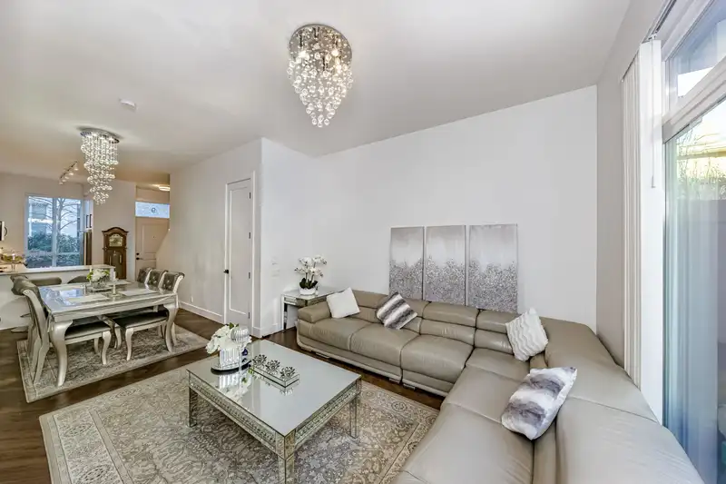 9 14955 101A AVENUE - photo 4 of 22