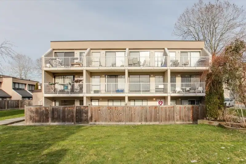 10 17700 60 AVENUE - photo 1 of 1