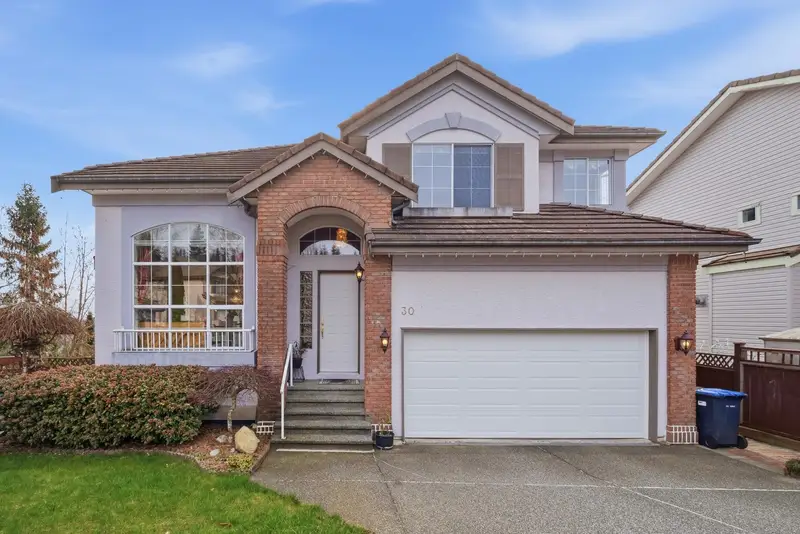 30 LINDEN COURT - photo 1 of 25